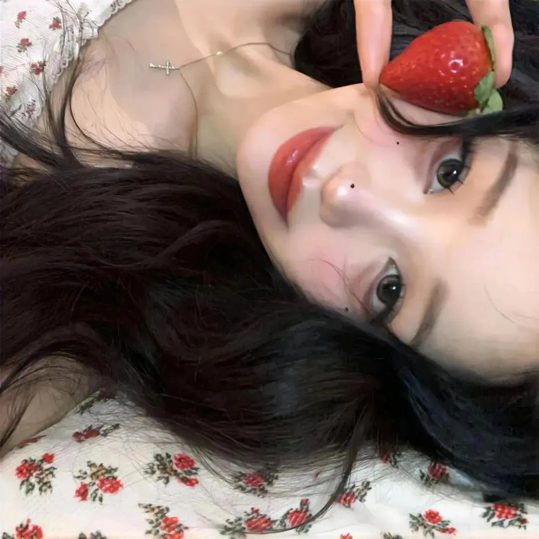院子里的女人