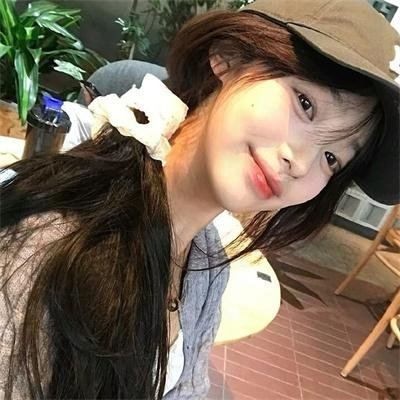 黑夜中的玻璃人偶